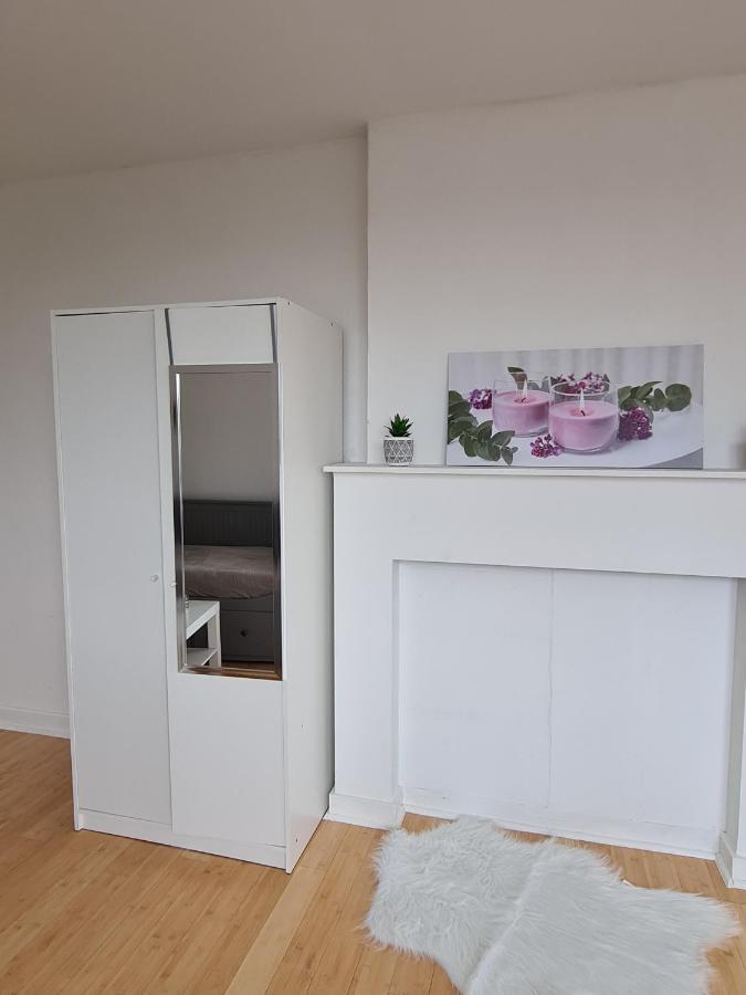 Cosy 1 & 2 Parking Et Wifi Gratuits Apartamento Charleroi Exterior foto